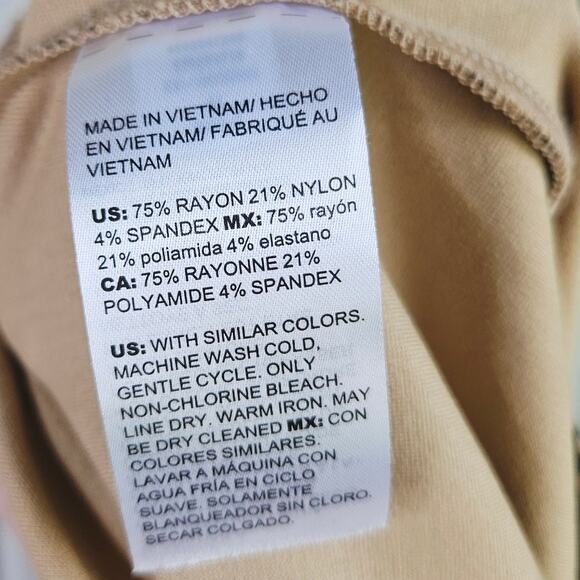 NEW Chicos Ponte Knit Animal Print Leggings Pants Size 0P 4P Tan Black &89 - Picture 9 of 10